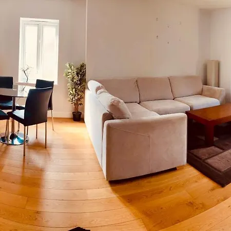 2 Bed Luxury Flat Nxt To Station Apartment London Exterior photo