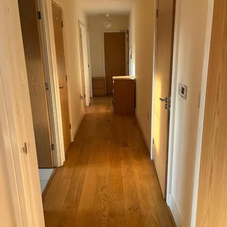 2 Bed Luxury Flat Nxt To Station Apartment London Exterior photo
