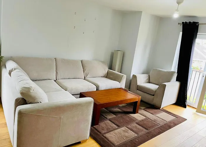 2 Bed Luxury Flat Nxt To Station