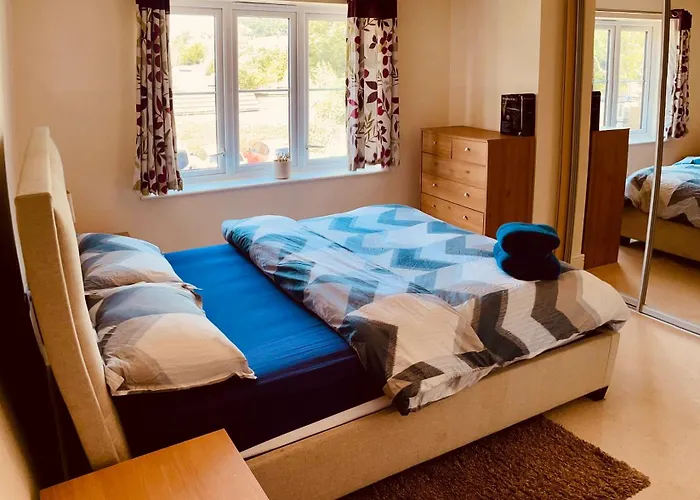 2 Bed Luxury Flat Nxt To Station